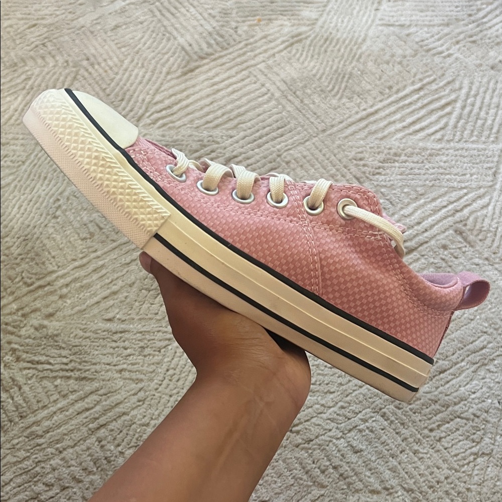 Women’s Converse Madison Low Top Sneakers